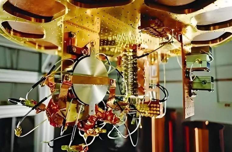 中国科学技术大学宣布,团队成功研制了全球领先的105比特超导量子计算